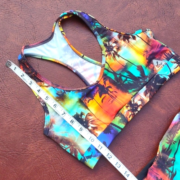 "Vibe" brand. Made in Brazil. Two piece workout set. Size M. - Picture 7 of 13